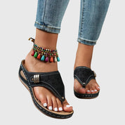 Nora Halvorsdal | Orthopedic Wedge Flip Sandals in Taupe