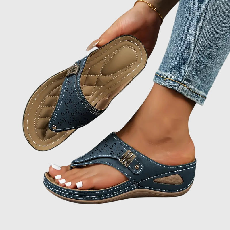 Nora Halvorsdal | Orthopedic Wedge Flip Sandals in Taupe