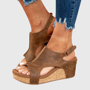 Ingrid Valbrekke | Orthopedic Wedge Sandals in Taupe