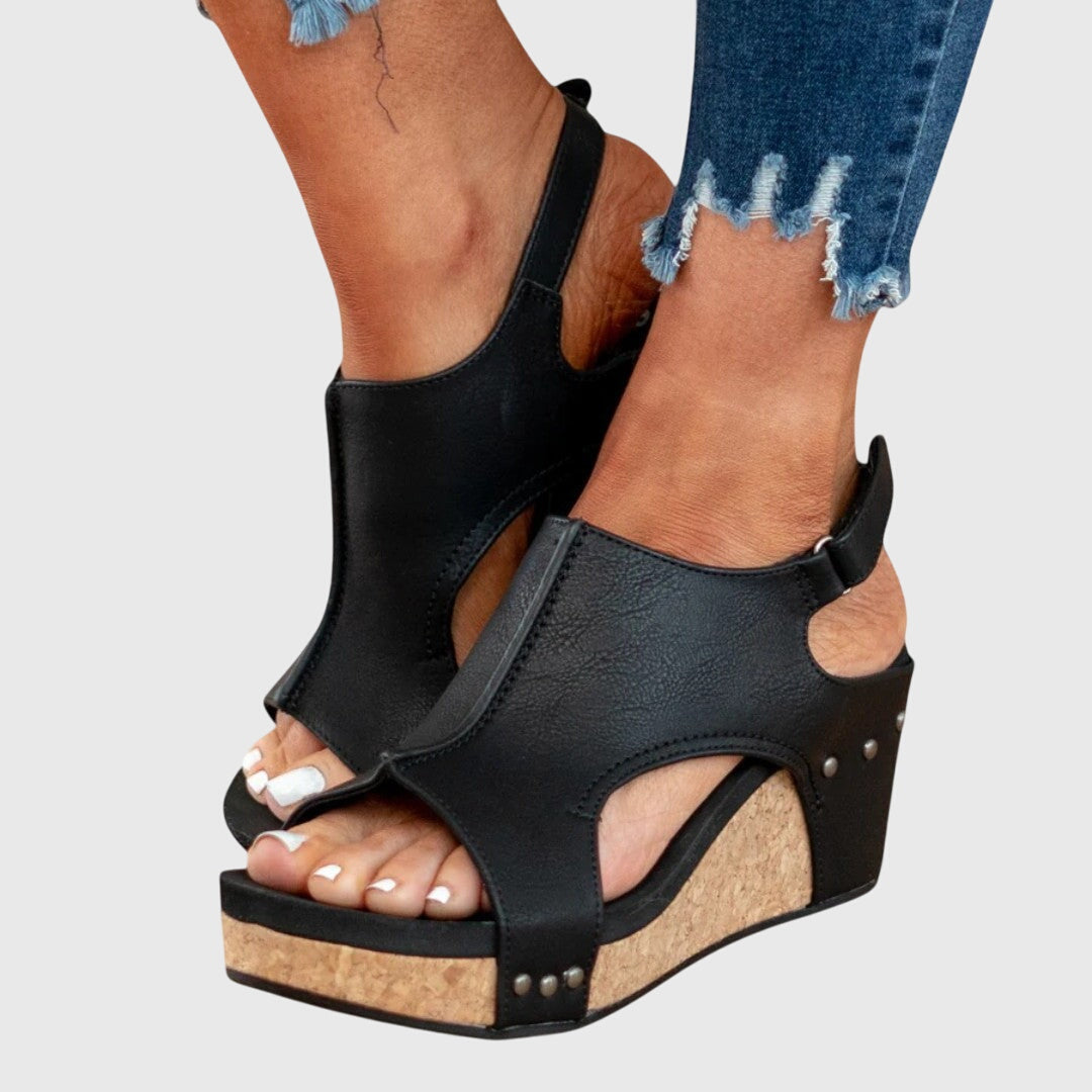 Ingrid Valbrekke | Orthopedic Wedge Sandals in Taupe