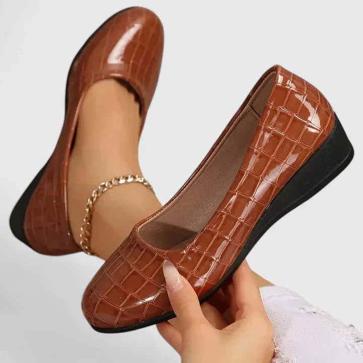 Giselle Fontaine-Moreau | Brown Quilted Wedge Orthopedic Loafers
