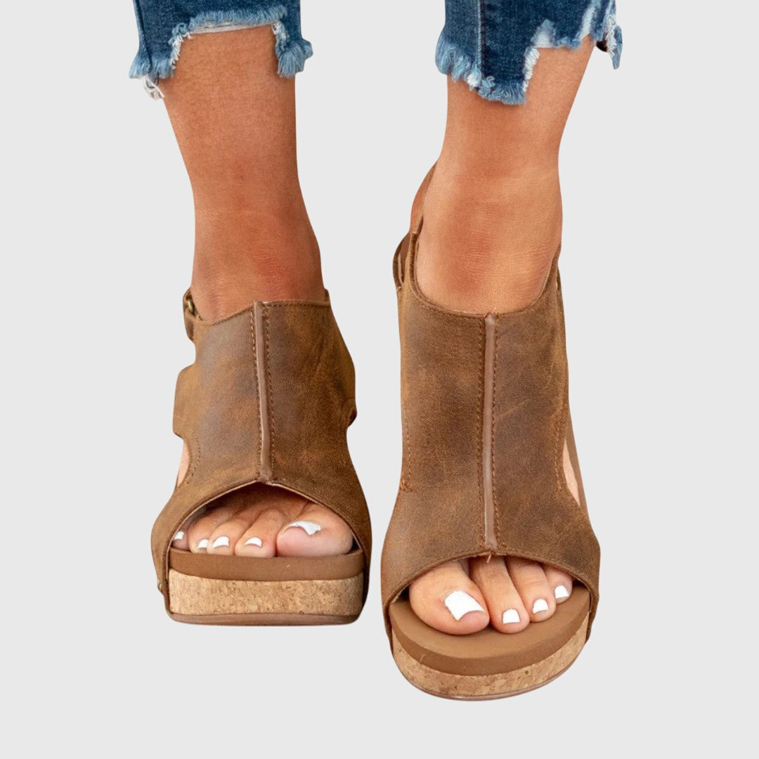 Ingrid Valbrekke | Orthopedic Wedge Sandals in Taupe