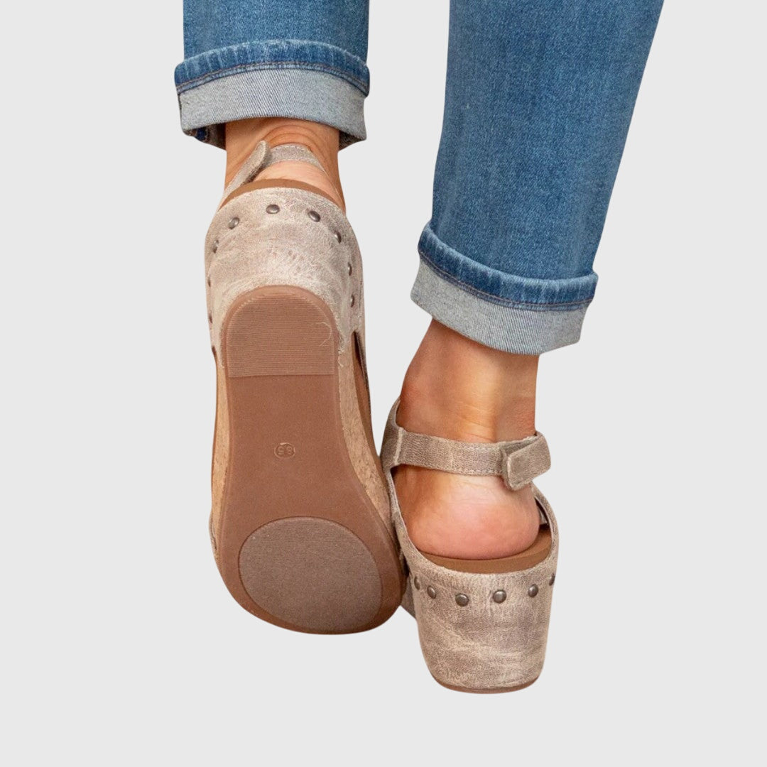 Ingrid Valbrekke | Orthopedic Wedge Sandals in Taupe